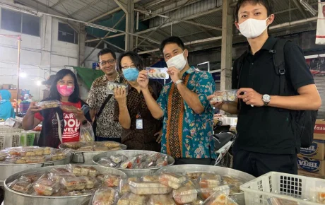 JELAJAH PASAR KUE SUBUH DI SENEN BERSAMA PARA EXPATRIAT JEPANG