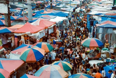 MENGELOLA PASAR TRADISIONAL DI JAKARTA