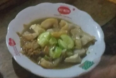 PEMPEK KOKOM