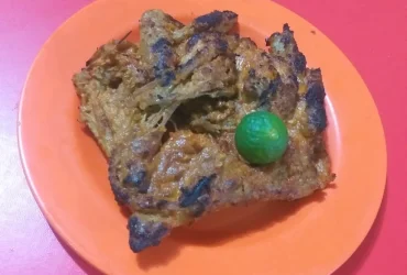 MENCICIPI NIKMATNYA AYAM BAKAR TALIWANG LEGENDARIS DI JAKARTA