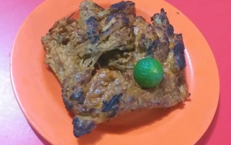 MENCICIPI NIKMATNYA AYAM BAKAR TALIWANG LEGENDARIS DI JAKARTA