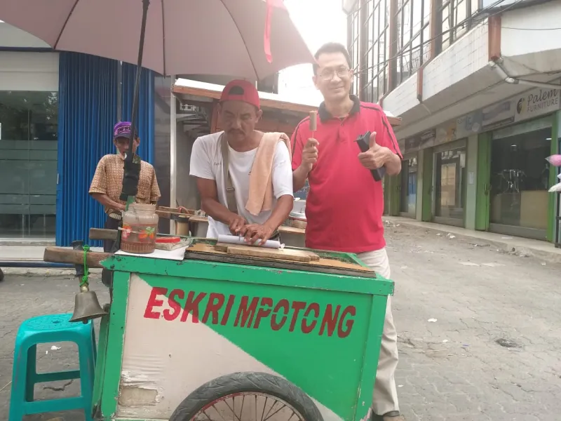 ES KRIM POTONG JADUL