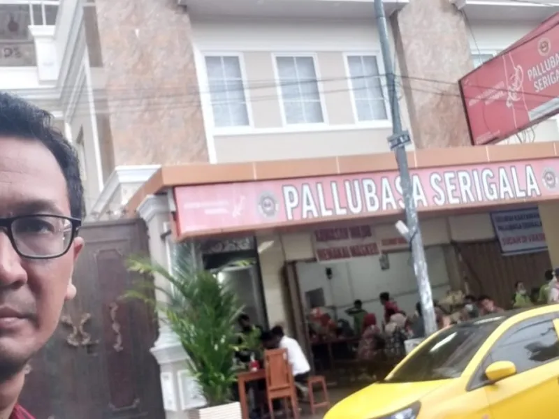 MENGUNJUNGI SATU KULINER IKONIK DI KOTA MAKASSAR, PALLUBASA SERIGALA