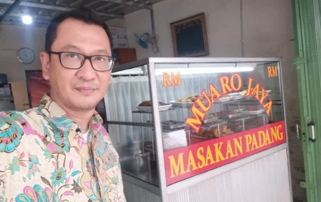 SANTAP SIANG MASAKAN PADANG YANG ENAK BANGET TAPI MURAH