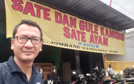 NIKMATNYA SATE DAN GULE KAMBING PAK KHOIR YANG VIRAL DI KANDANGAN