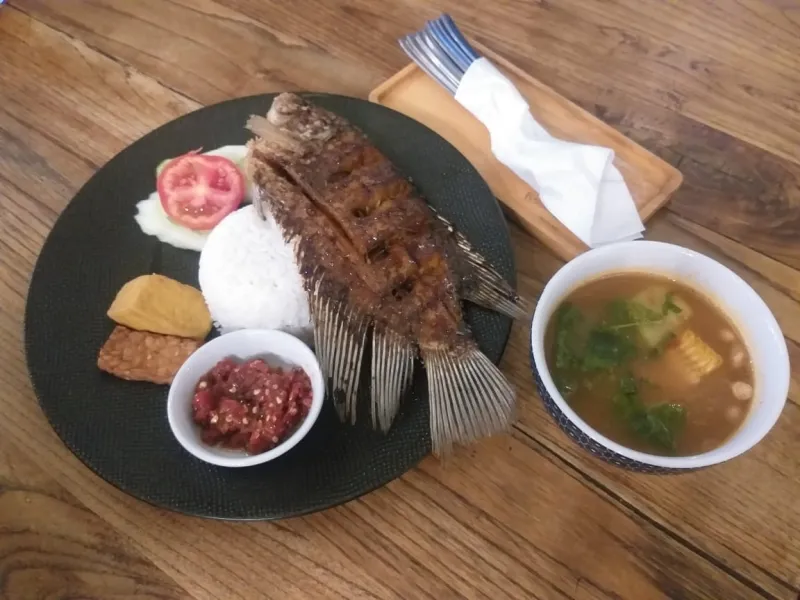 BANYAKNYA MENU PILIHAN IKAN GURAME DI RUMAH MAKAN RADJA GURAME