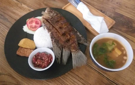 BANYAKNYA MENU PILIHAN IKAN GURAME DI RUMAH MAKAN RADJA GURAME