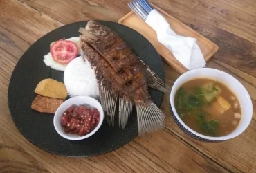 BANYAKNYA MENU PILIHAN IKAN GURAME DI RUMAH MAKAN RADJA GURAME