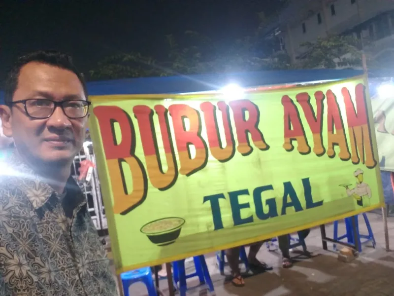 MENIKMATI BUBUR AYAM LEGENDARIS DI RAWAMANGUN YANG NYARIS TERLUPAKAN