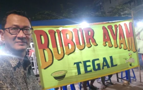 MENIKMATI BUBUR AYAM LEGENDARIS DI RAWAMANGUN YANG NYARIS TERLUPAKAN