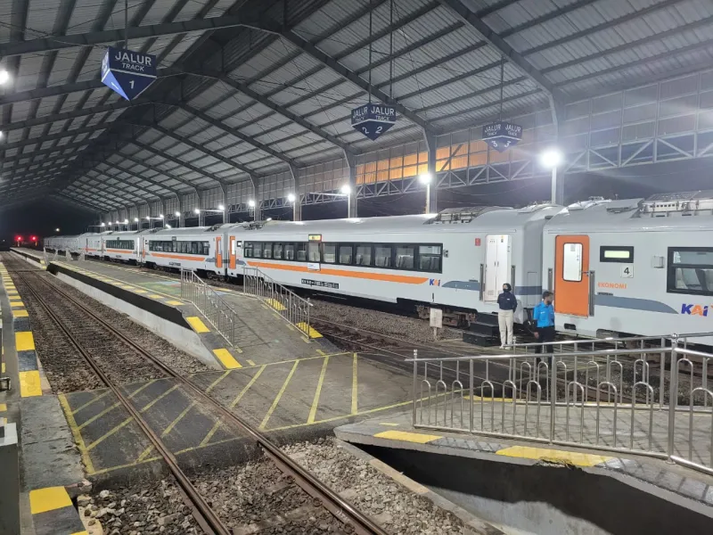 Satu Kisah Menuju Stasiun Pasar Senen